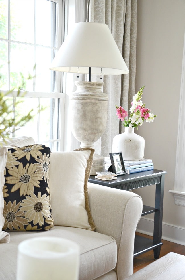 decorating end tables with lamps