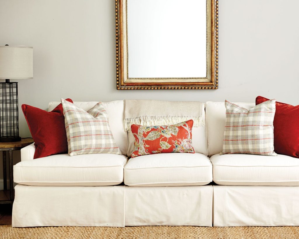 How To Arrange Sofa Pillows