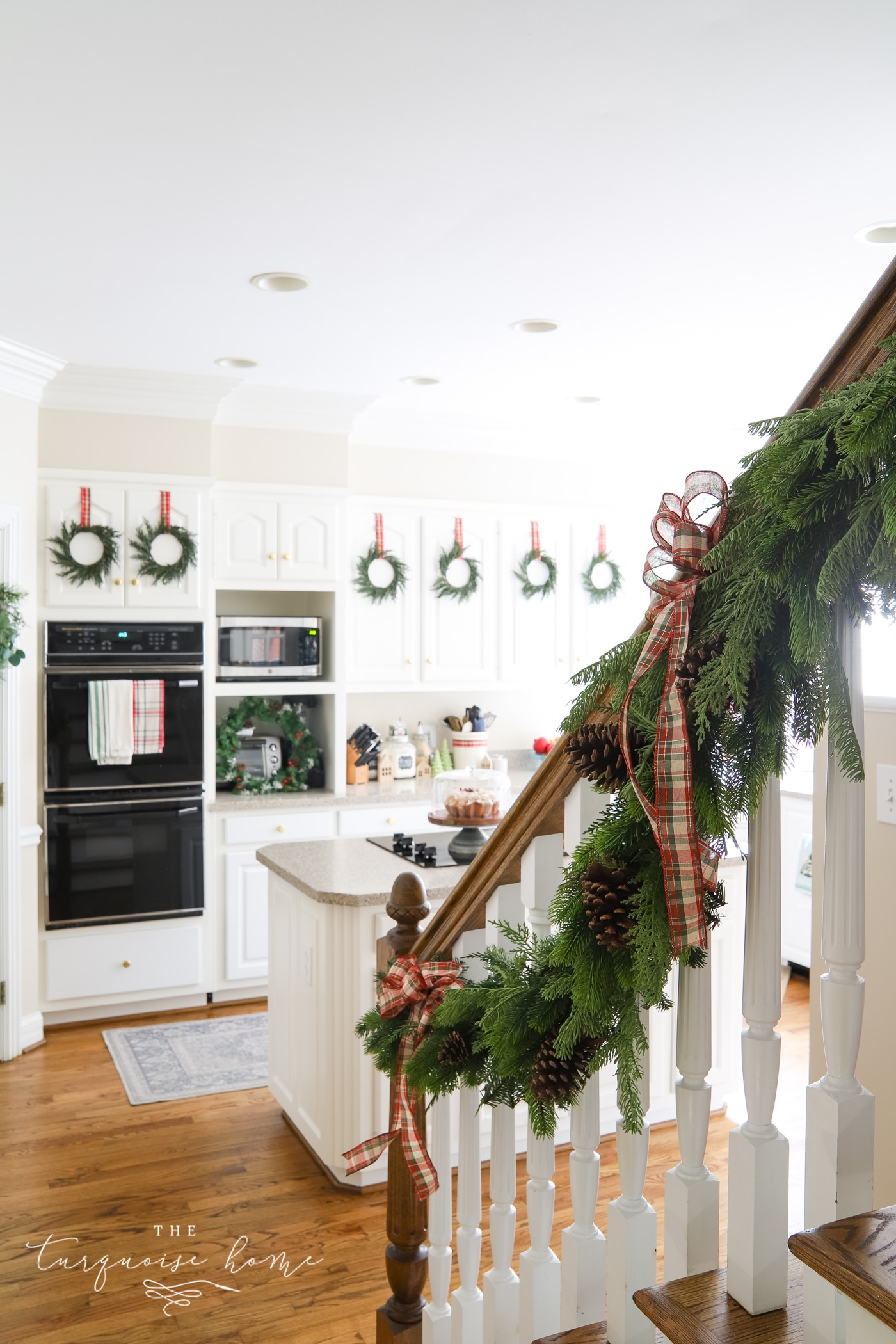 Christmas Kitchen Decor - MY 100 YEAR OLD HOME