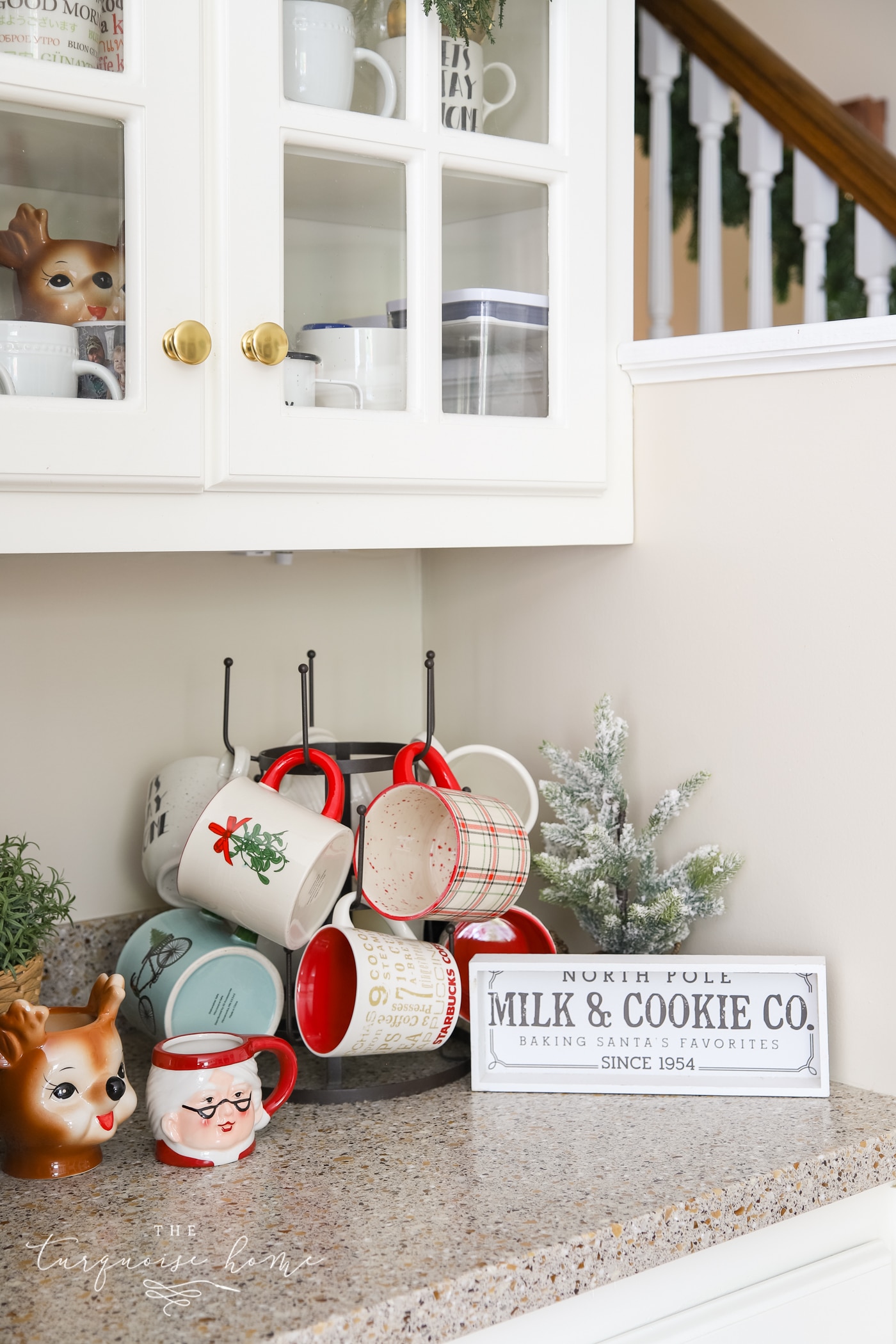 How to Decorate the Kitchen for Christmas (3-Step Formula)