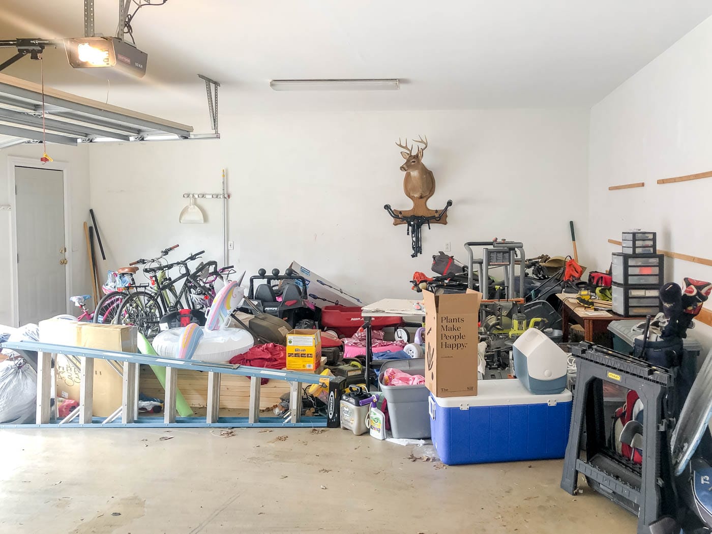 Summer project: organizing our garage with the Rubbermaid