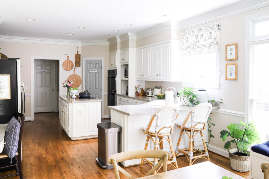 A Traditional Neutral Kitchen