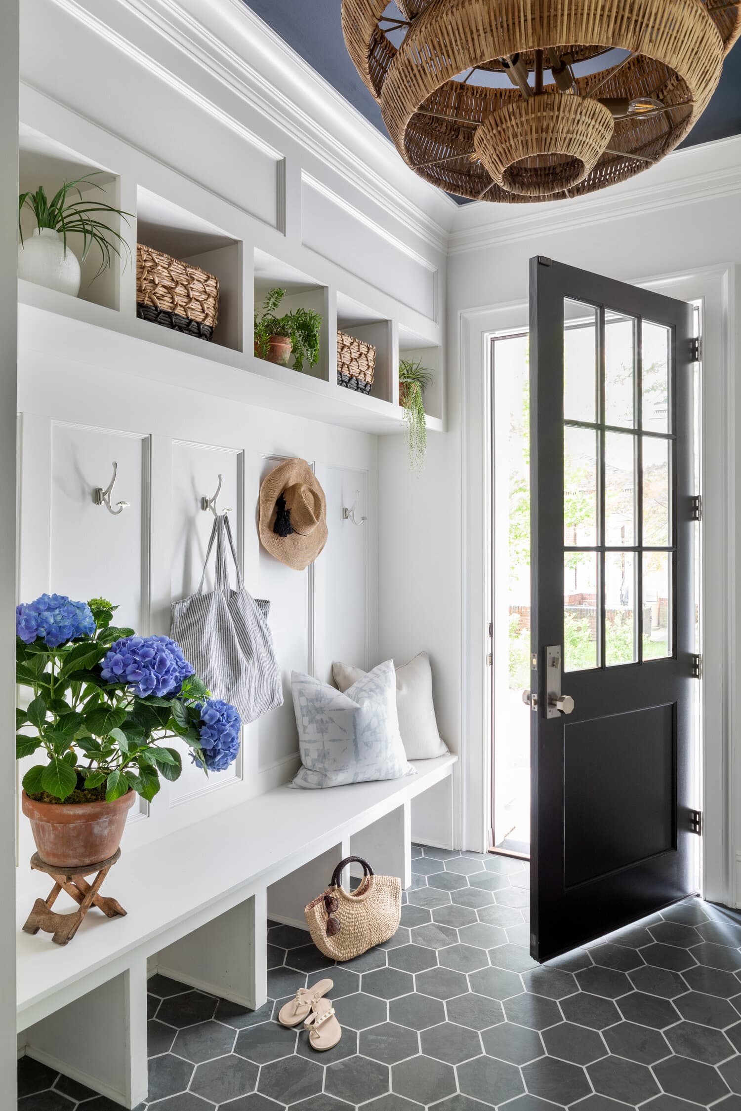 20 Best Mudroom Ideas: Beautiful and Functional