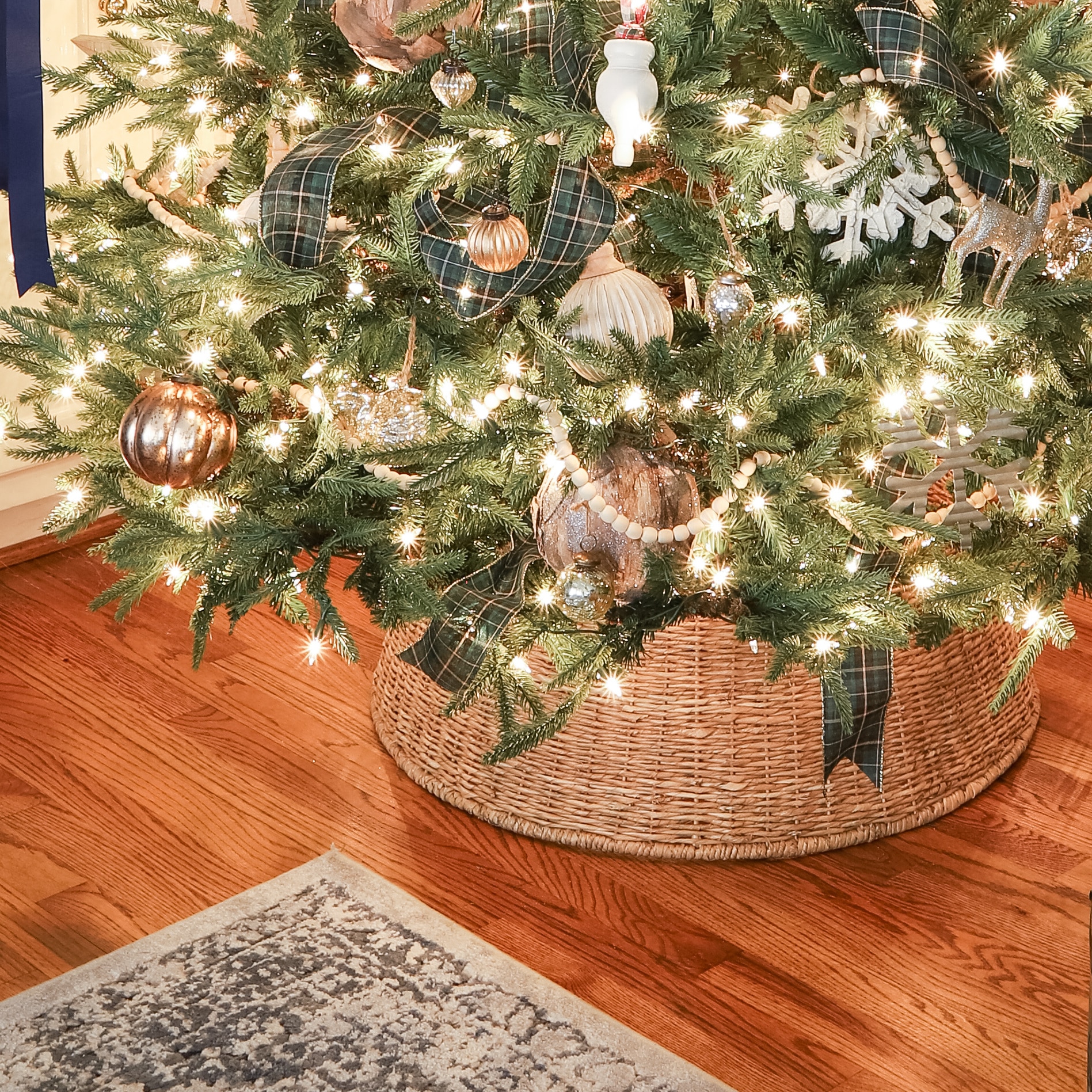 Christmas Tree Collar Ideas For Your Home