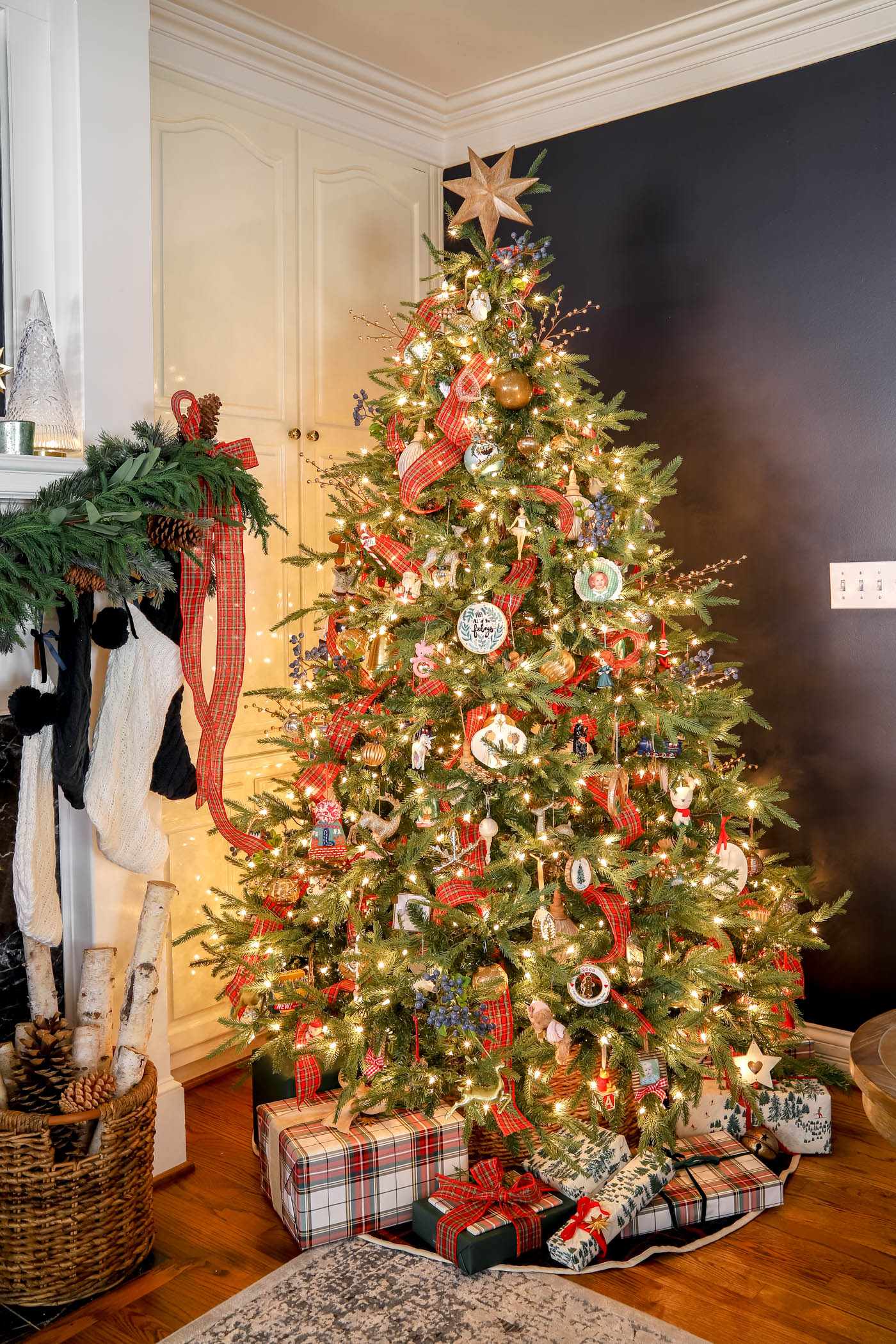 Traditional Plaid Christmas Tree Decor