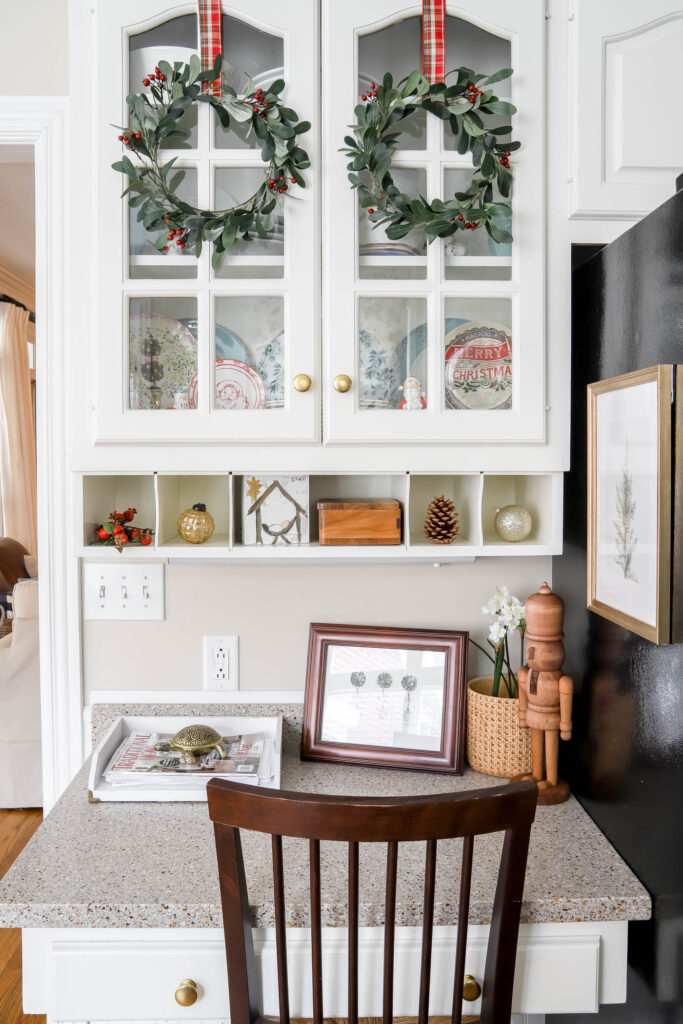 Christmas Kitchen Cabinet Decor