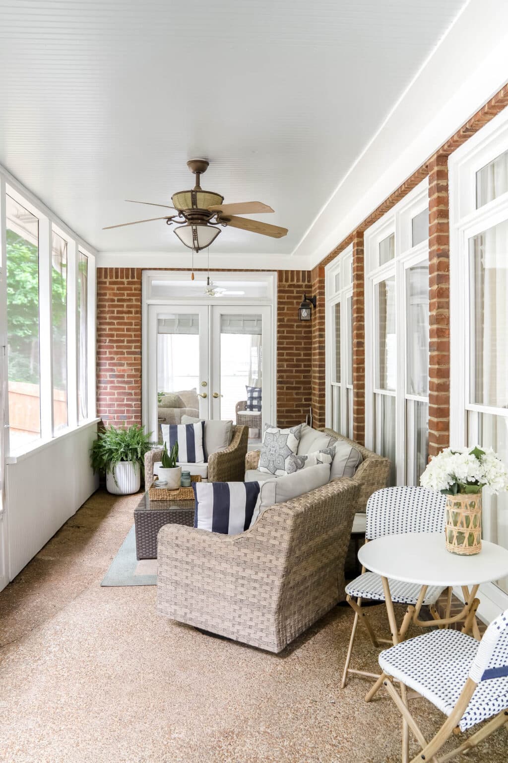 12 DroolWorthy ScreenedIn Porch Decorating Ideas