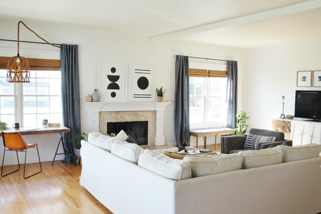 living room with walls painted with Sherwin Williams Snowbound