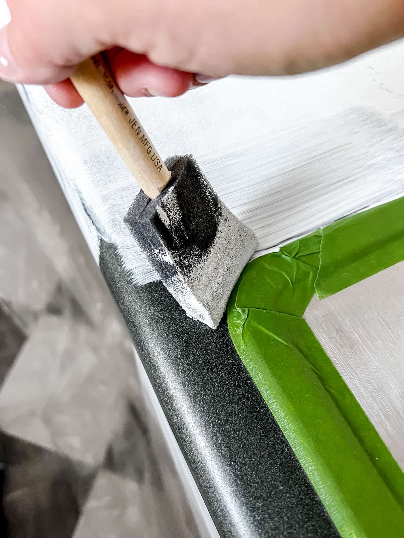 use a foam brush to paint corners of countertops