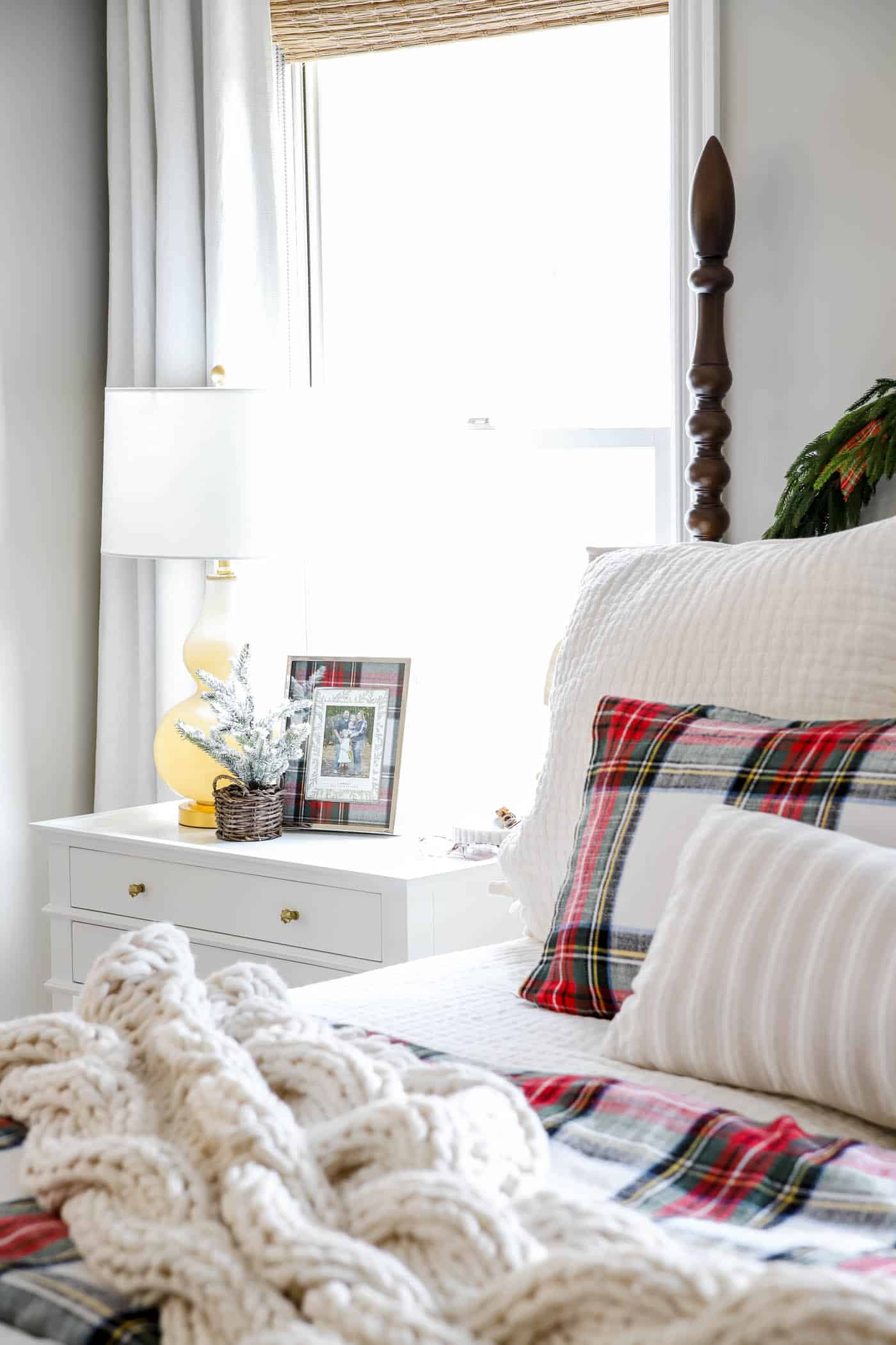 Christmas Bedroom Decor Ideas & Inspiration