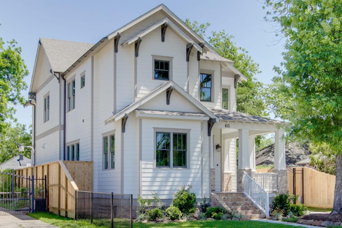 Craftsman home with Shoji White siding