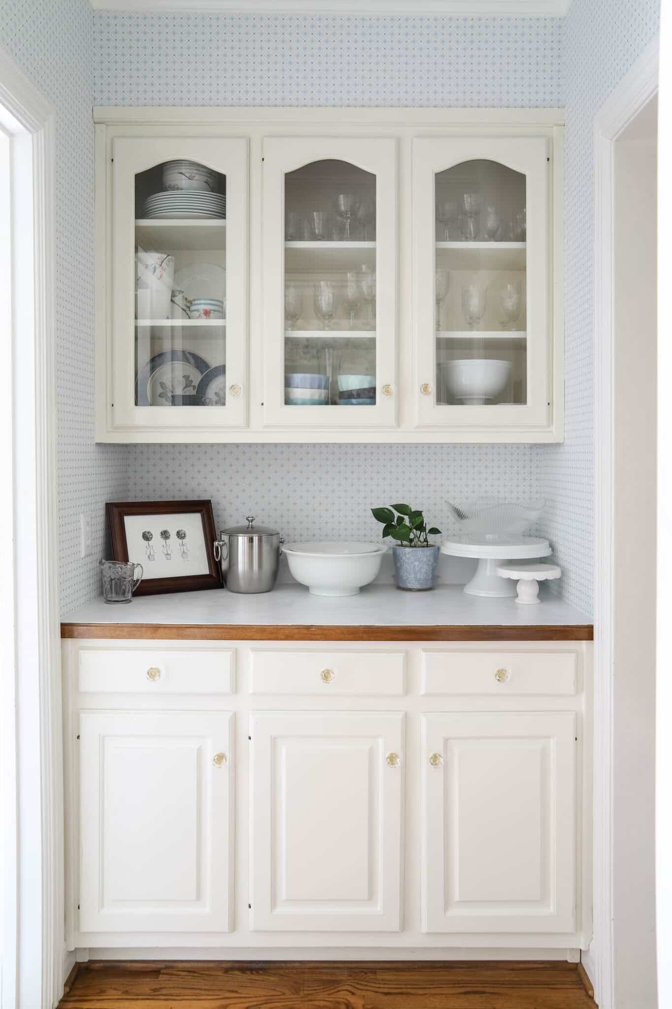 Butler's Pantry Ideas: 10+ Beautiful And Functional Designs