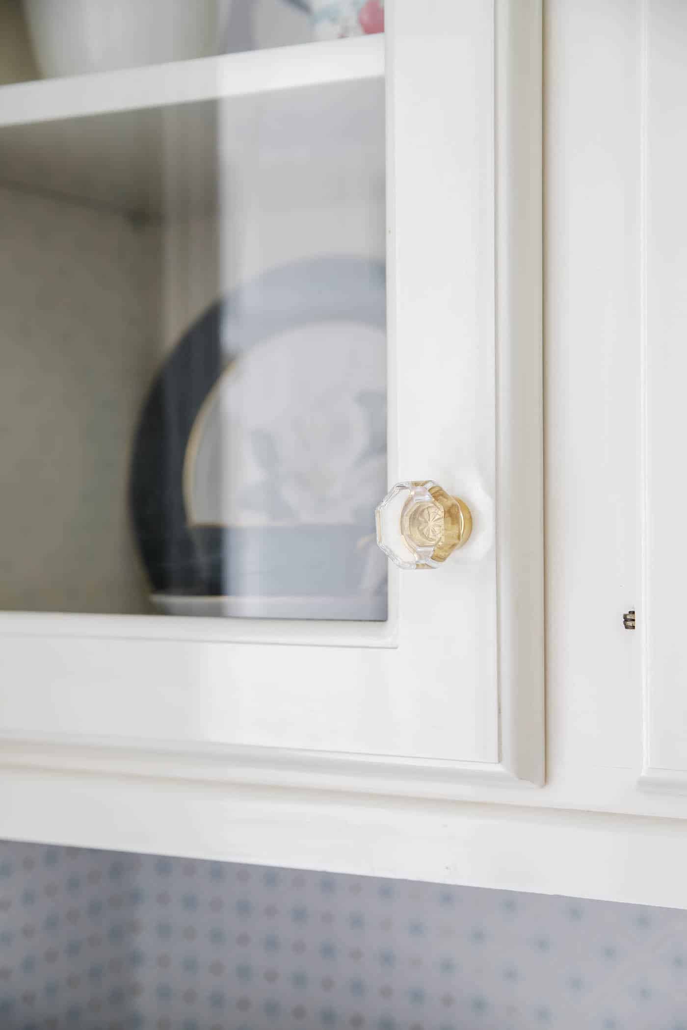 octogonal cabinet knobs on glass front cabinets