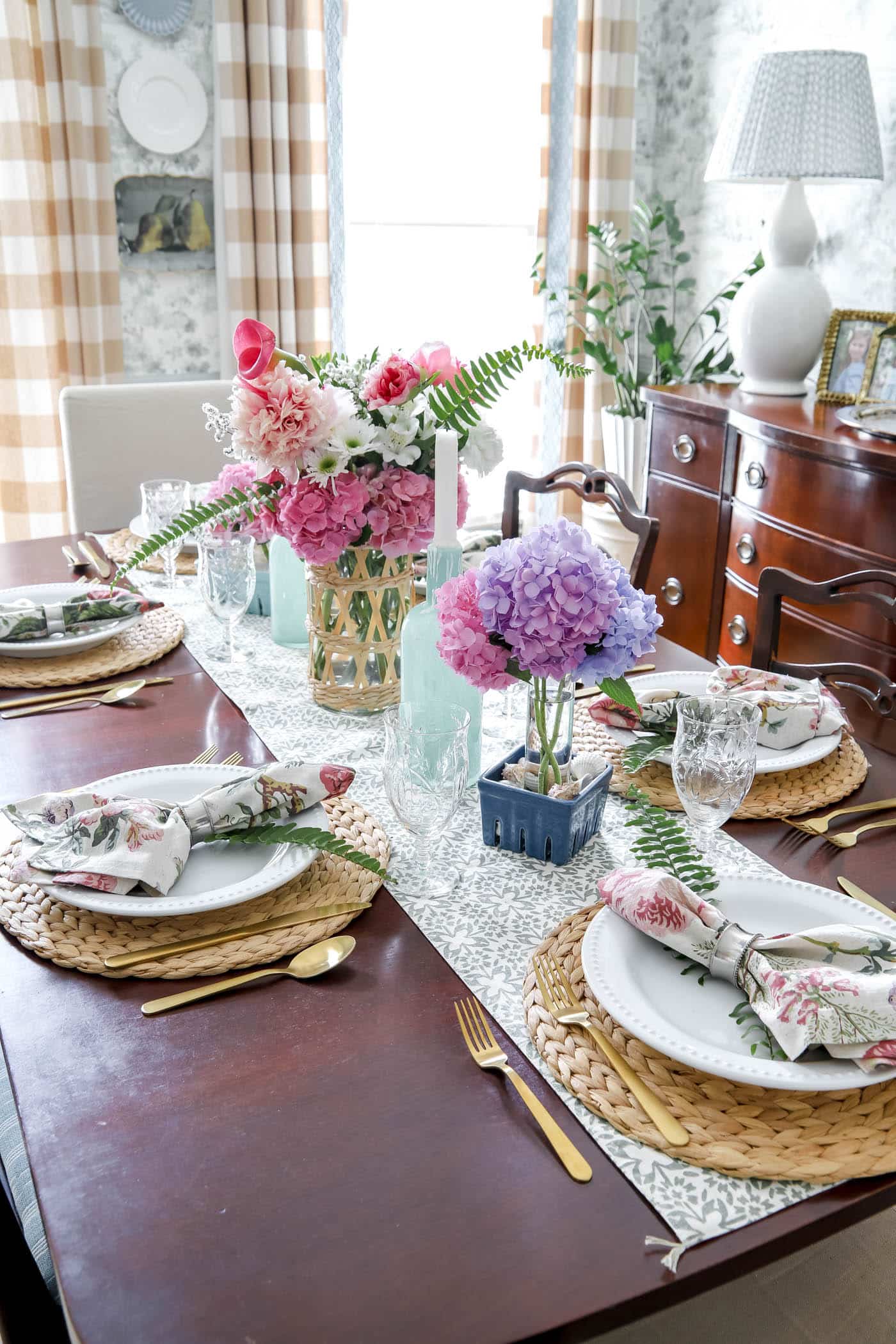 Bright floral summer table decor ideas