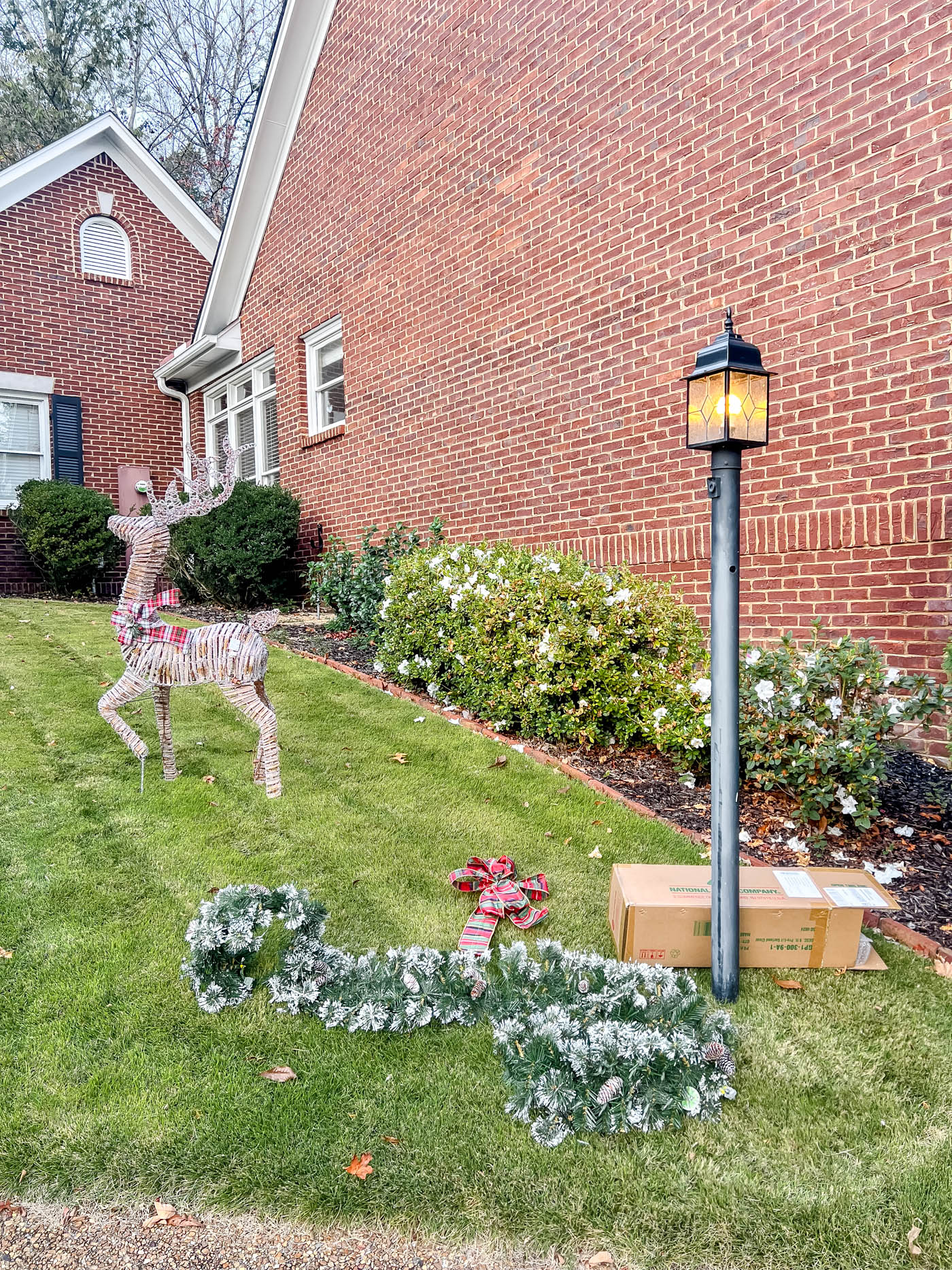 garland for the lamppost 