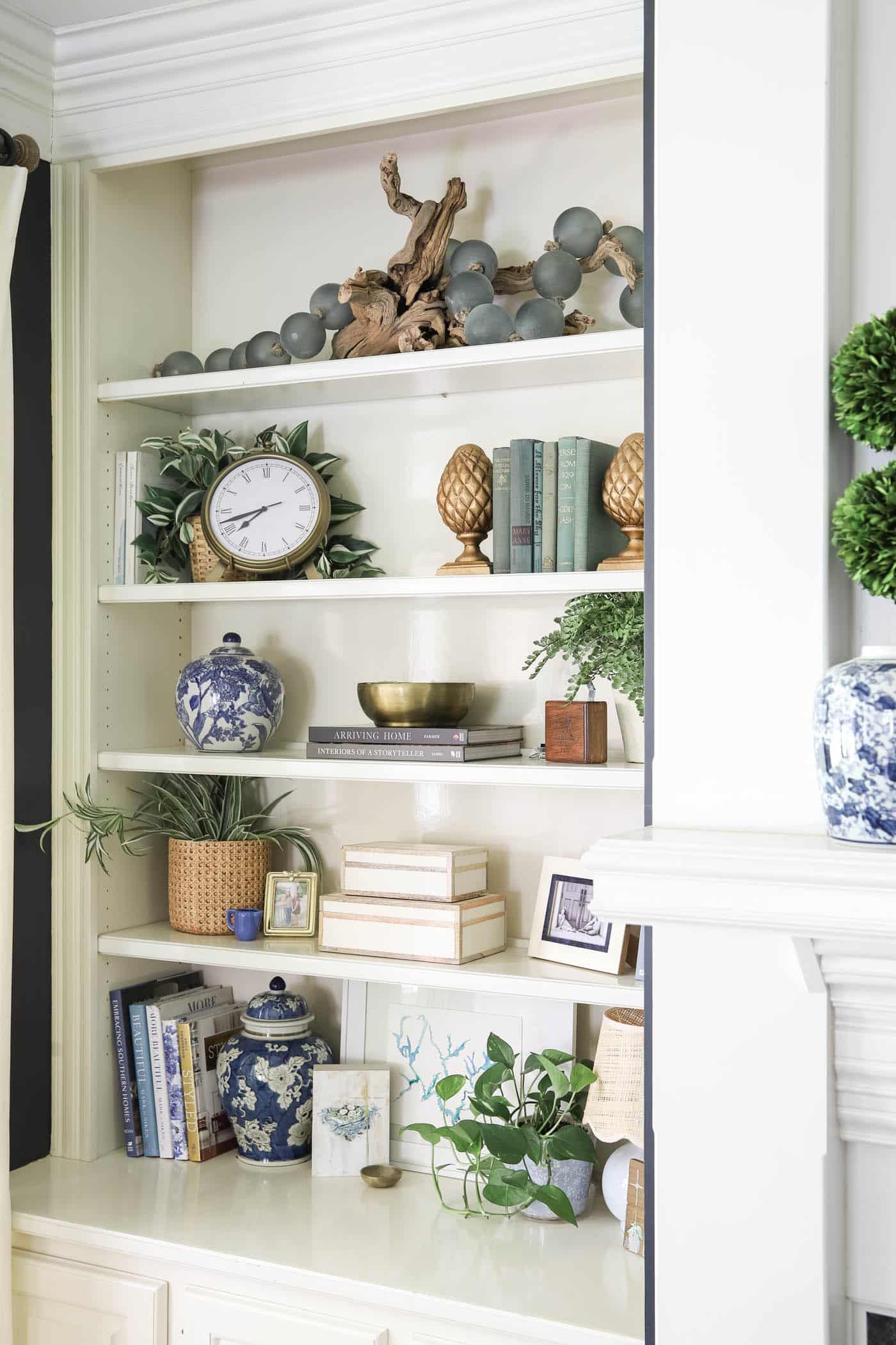 cute blue and white summer decor for living room built-in shelves