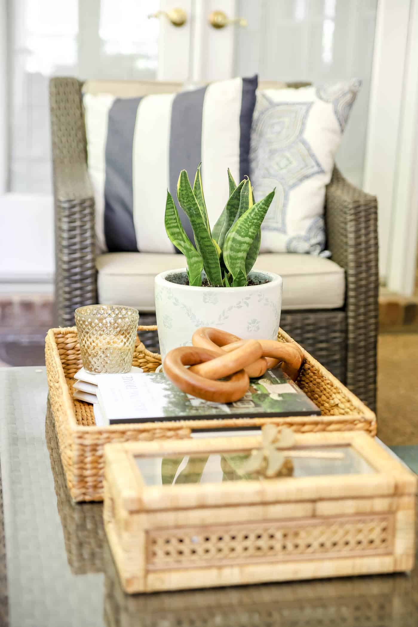 coffee table decor